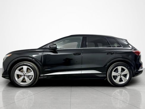 Used 2024 Audi Q4 e-tron Premium Plus image 2