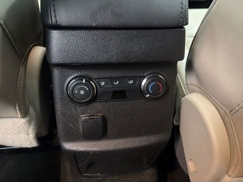 Used 2015 Ford Explorer XLT w/ Equipment Group 202B AWD/4WD image 20