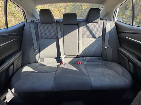 Used 2025 Toyota Camry LE image 33