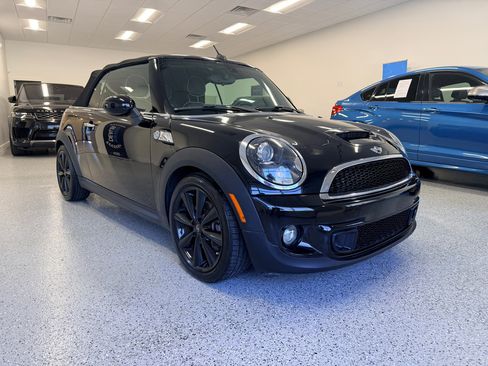 Used 2015 MINI Cooper S image 11