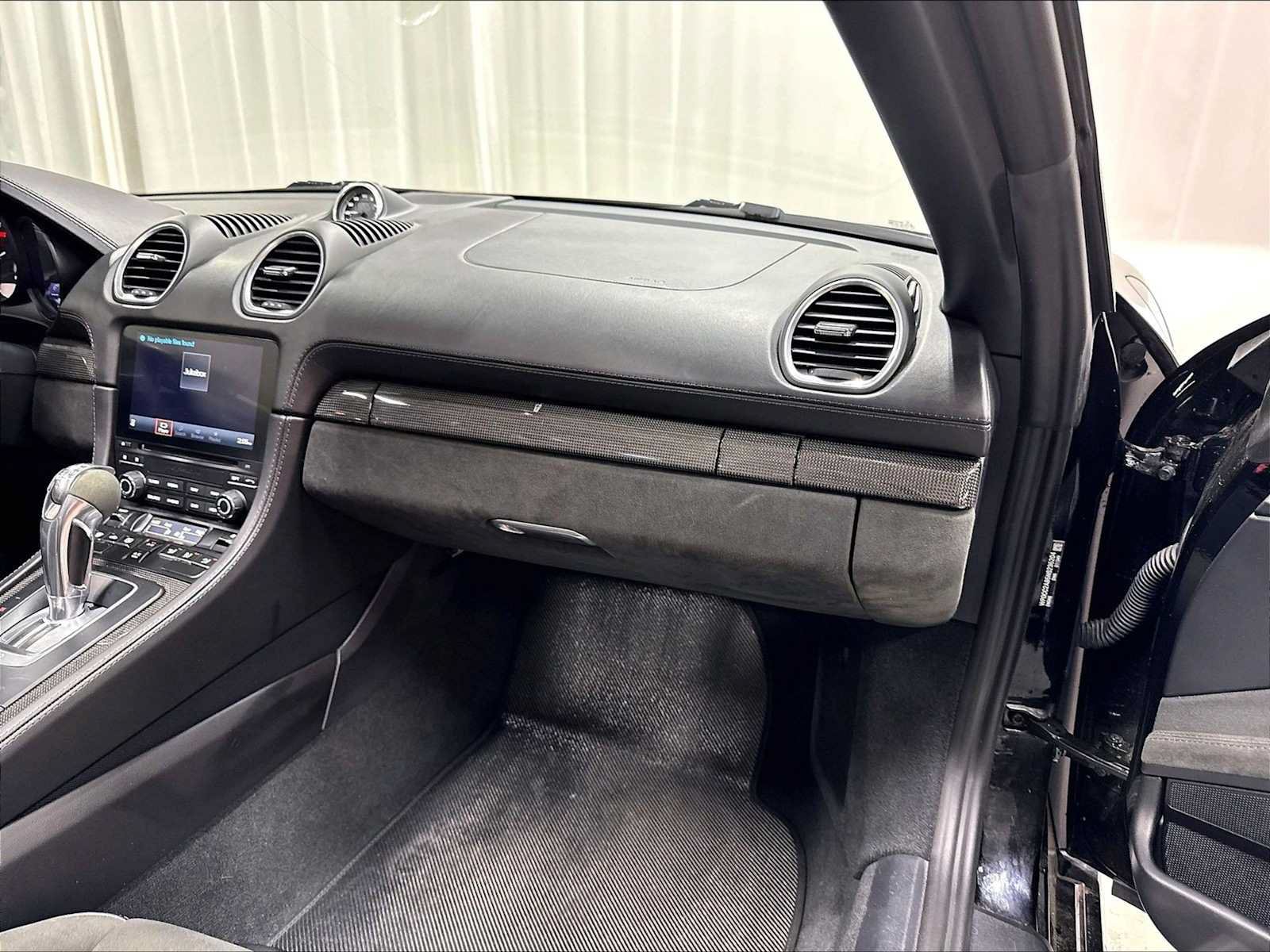 Used 2022 Porsche 718 Boxster Spyder RWD image 27