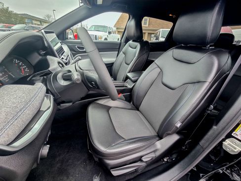 Used 2024 Jeep Compass Latitude image 27