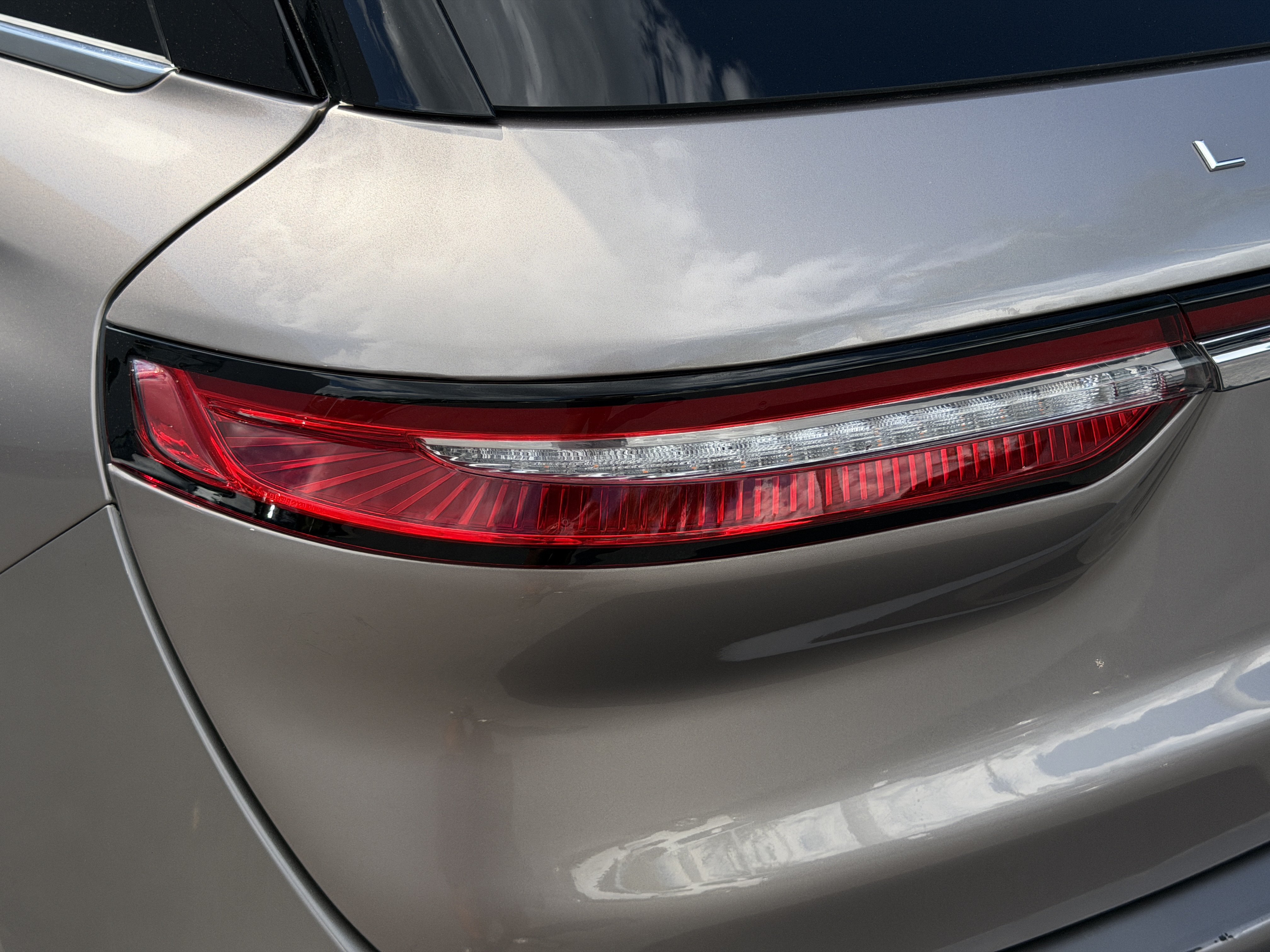 Used 2021 Lincoln Corsair FWD image 10
