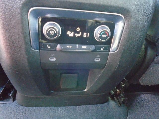 Used 2023 Chevrolet Suburban Premier AWD/4WD image 24