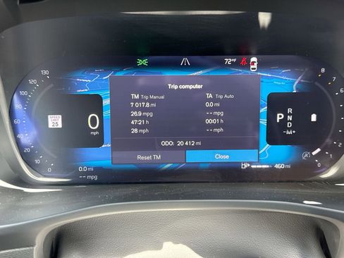 Certified 2025 Volvo XC40 B5 Plus AWD/4WD image 17