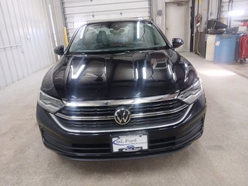 Used 2024 Volkswagen Jetta SE image 6