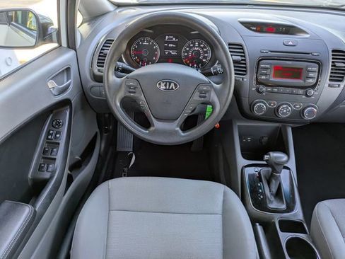 Used 2017 Kia Forte LX image 13