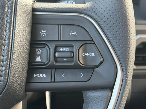 New 2026 Toyota 4Runner SR5 AWD/4WD image 28