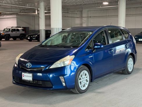 Used 2014 Toyota Prius V Three FWD image 4