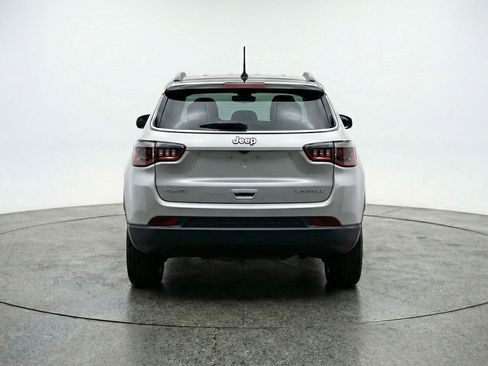 Used 2025 Jeep Compass Limited image 7