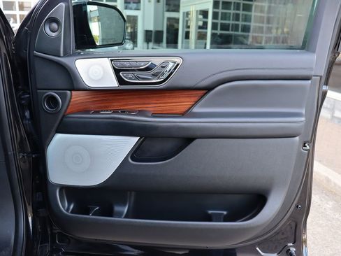 Used 2019 Lincoln Navigator L Reserve image 51