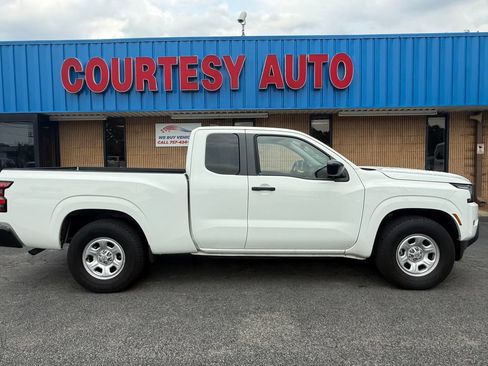 Used 2024 Nissan Frontier S w/ S Utility Package RWD image 8