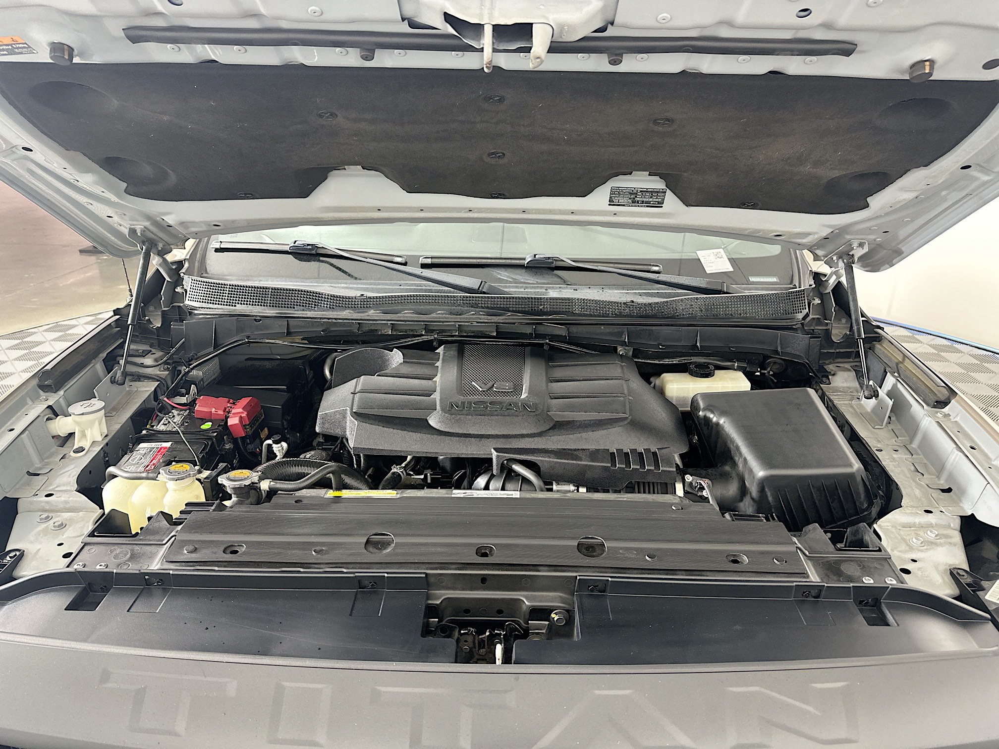 Used 2021 Nissan Titan PRO-4X w/ Pro-4x Convenience Package AWD/4WD image 35