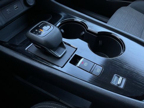 Used 2023 Nissan Rogue SV image 34