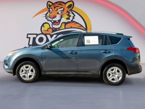 Used 2014 Toyota RAV4 LE AWD/4WD image 8