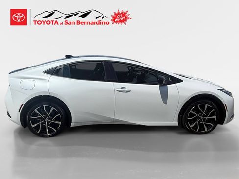 New 2027 Toyota Prius Plug-In Hybrid FWD image 6