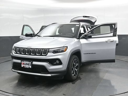 Used 2025 Jeep Compass Limited AWD/4WD image 48