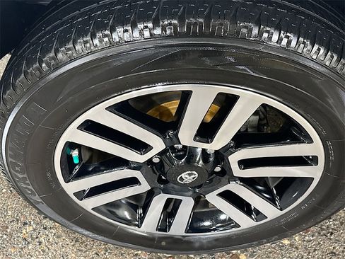 Used 2018 Toyota 4Runner Limited image 31