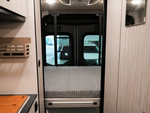 Used 2021 Mercedes-Benz Sprinter 2500 image 22