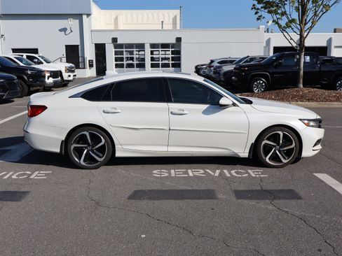 Used 2020 Honda Accord Sport image 11