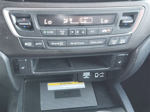 Certified 2022 Honda Pilot TrailSport image 18