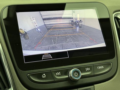 Used 2021 Chevrolet Malibu LT image 19