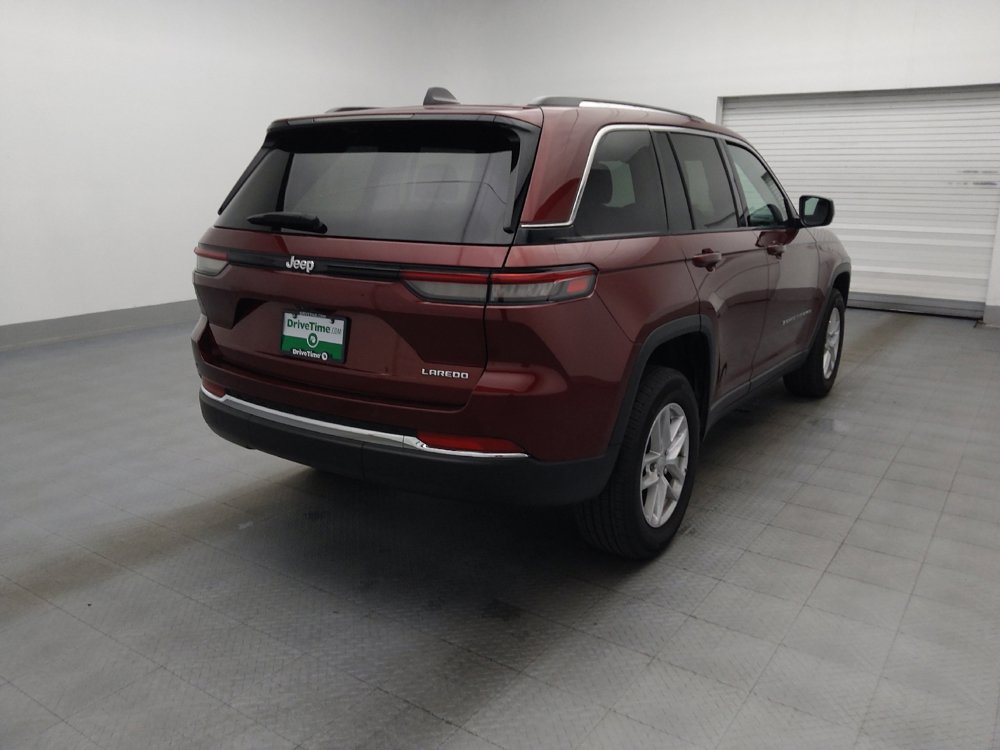 Used 2023 Jeep Grand Cherokee Laredo X RWD image 9