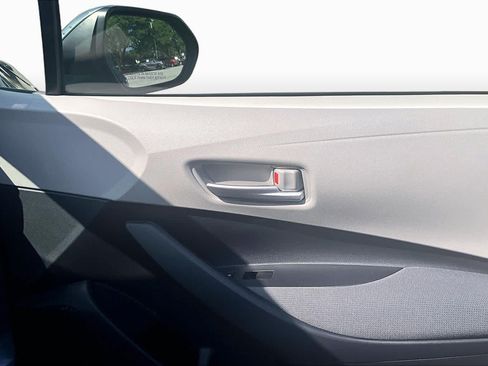 Used 2021 Toyota Corolla LE w/ Carpet Mat Package (TMS) FWD image 22