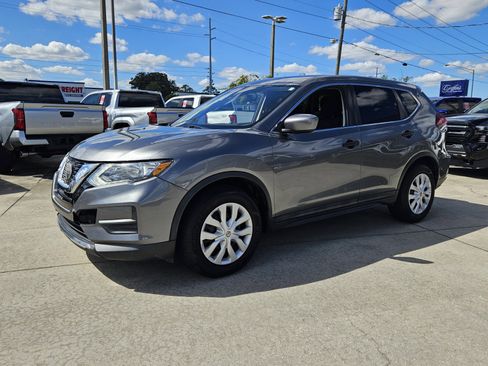 Used 2020 Nissan Rogue S image 3