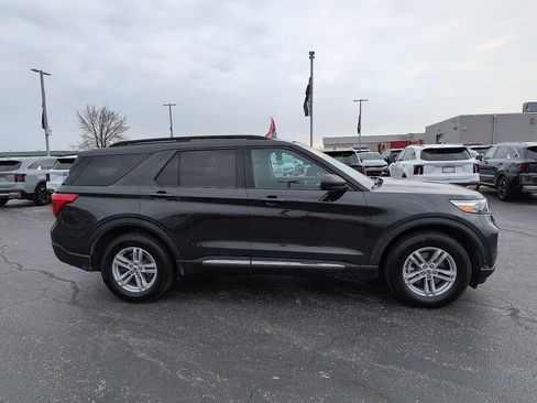 Used 2022 Ford Explorer XLT w/ Class IV Trailer Tow Package image 2