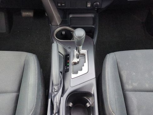 Used 2018 Toyota RAV4 XLE FWD image 16