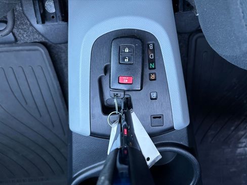 Used 2012 Toyota Prius C Three image 31