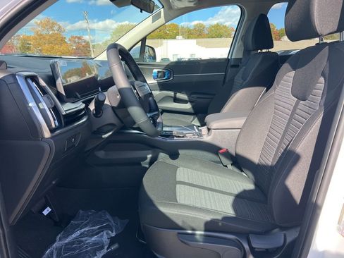 New 2026 Kia Sorento LX FWD image 8