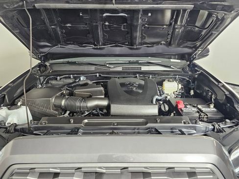 Used 2023 Toyota Tacoma TRD Off-Road image 9