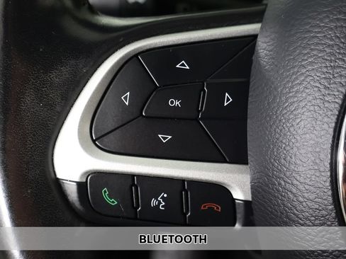 Used 2019 Jeep Compass Latitude AWD/4WD image 4