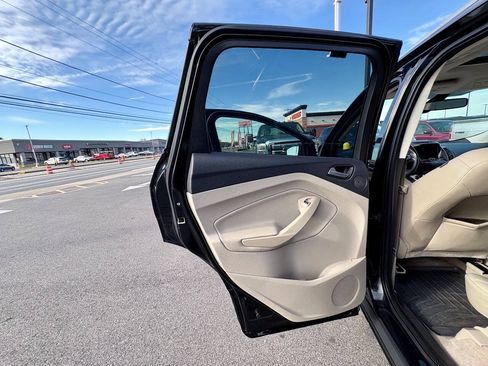 Used 2014 Ford Escape Titanium w/ Equipment Group 401A AWD/4WD image 23