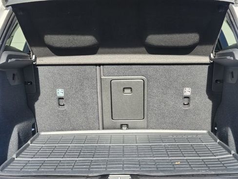 Certified 2023 Volvo XC40 B5 Ultimate w/ Climate Package image 20