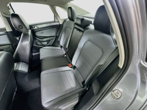 Used 2025 Volkswagen Jetta SE FWD image 28