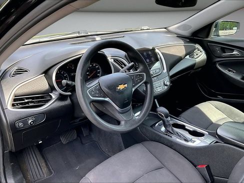 Used 2022 Chevrolet Malibu LT FWD image 17