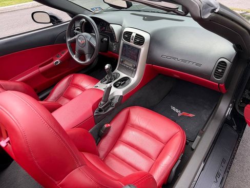 Used 2005 Chevrolet Corvette Convertible RWD image 19