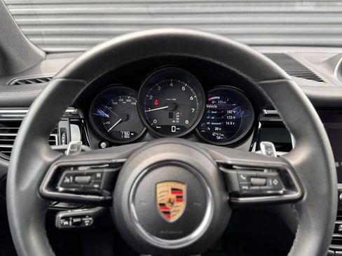 Certified 2025 Porsche Macan AWD/4WD image 20