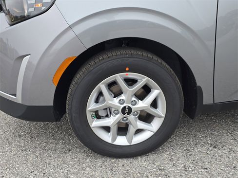 New 2025 Kia Soul LX image 34