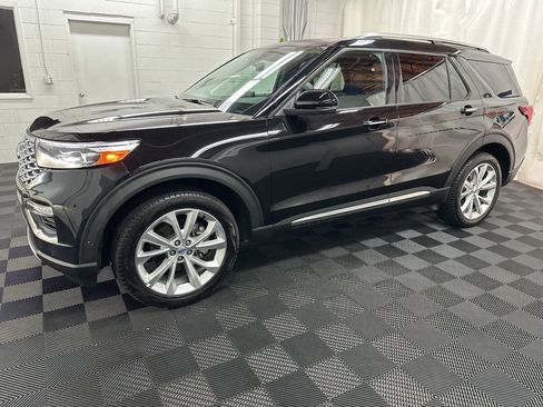 Used 2024 Ford Explorer Platinum w/ Technology Package image 5