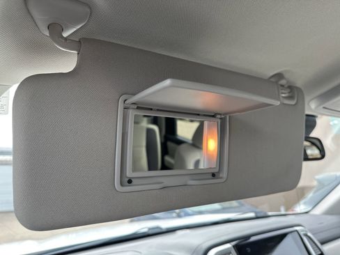 Used 2021 Nissan Titan SV w/ SV Convenience Package image 63