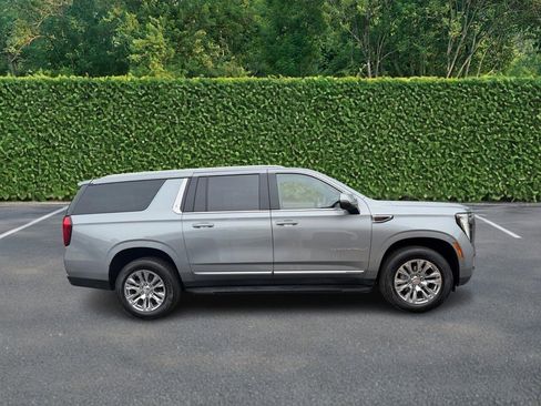 Used 2025 GMC Yukon XL Denali AWD/4WD image 2