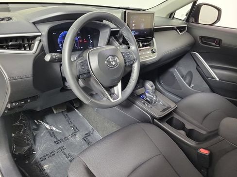 Used 2026 Toyota Corolla Cross LE w/ Moonroof Package FWD image 18
