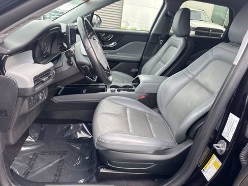 Used 2022 Lincoln Corsair AWD w/ Premium Package image 13