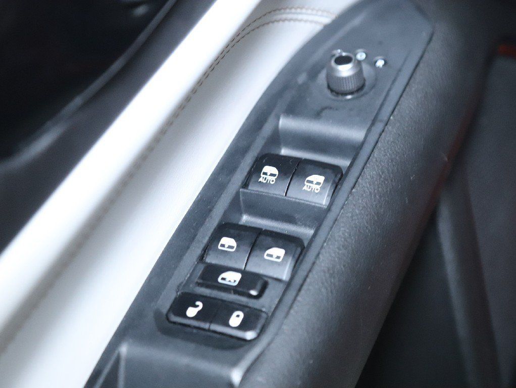 Used 2025 Jeep Compass Limited AWD/4WD image 16