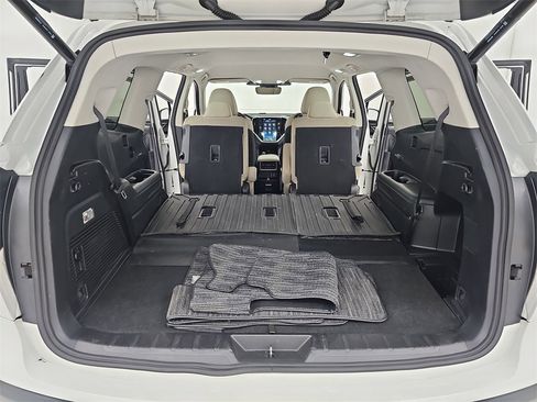 Used 2023 Subaru Ascent Premium w/ Convenience Package image 17