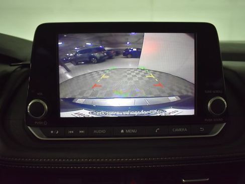 Used 2024 Nissan Rogue SV w/ SV Premium Package FWD image 23